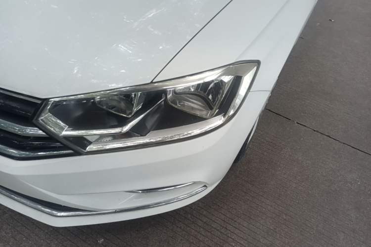 Used Volkswagen Bora 2016 1.6L Automatic Comfort Model Left Front Headlight