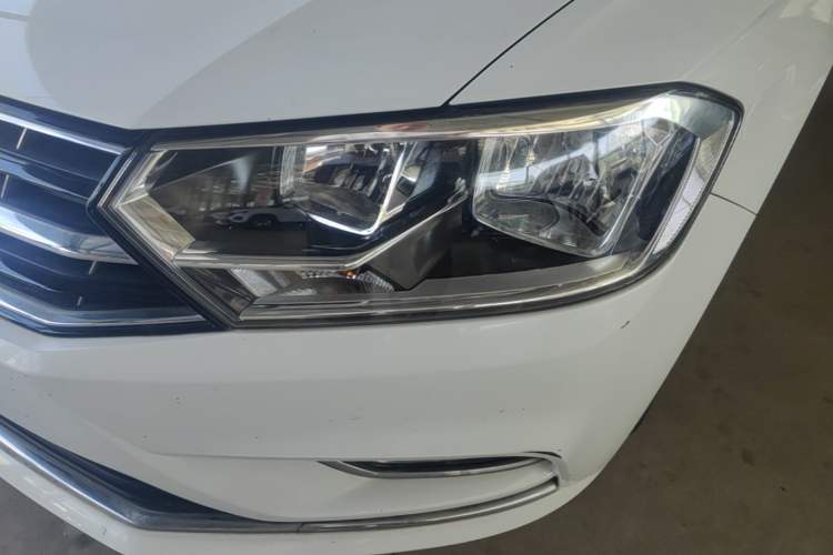 Used Volkswagen Bora 2016 230TSI DSG Comfort Model Left Front Headlight