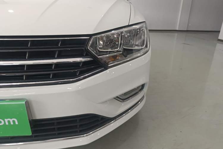 Used Volkswagen Bora 2016 1.6L Automatic Comfort Model Left Front Headlight