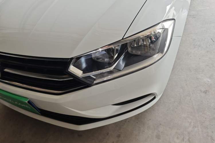 Used Volkswagen Bora 2016 1.6L Automatic Fashion Model Left Front Headlight
