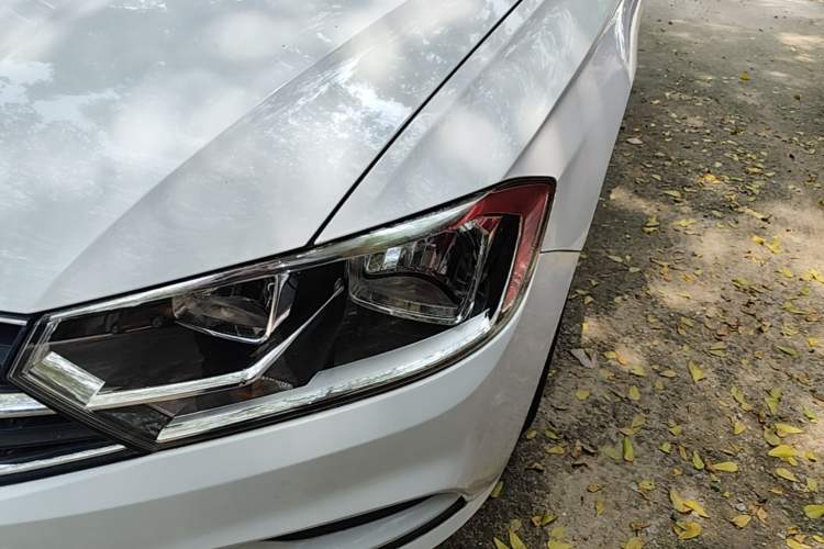 Used Volkswagen Bora 2016 1.6L Automatic Fashion Model Left Front Headlight