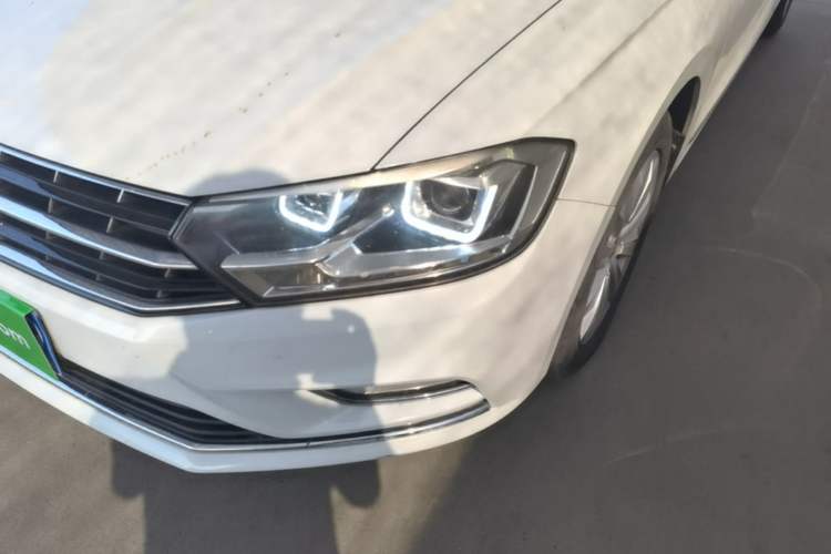 Used Volkswagen Bora 2016 1.6L Automatic Comfort Model Left Front Headlight