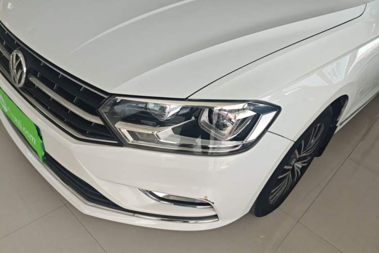 Used Volkswagen Bora 2016 230TSI DSG 25th Anniversary Edition Left Front Headlight