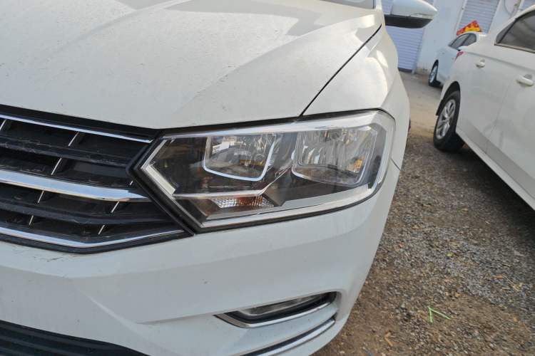 Used Volkswagen Bora 2016 1.6L Automatic Luxury Model Left Front Headlight