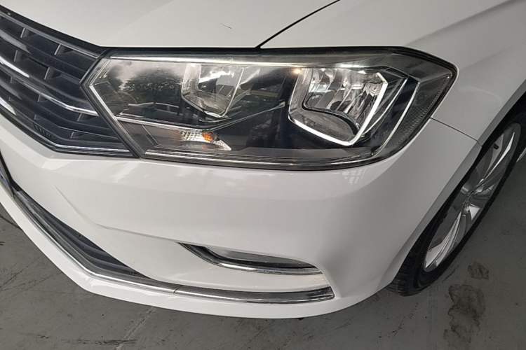 Used Volkswagen Bora 2016 1.6L Automatic Comfort Model Left Front Headlight