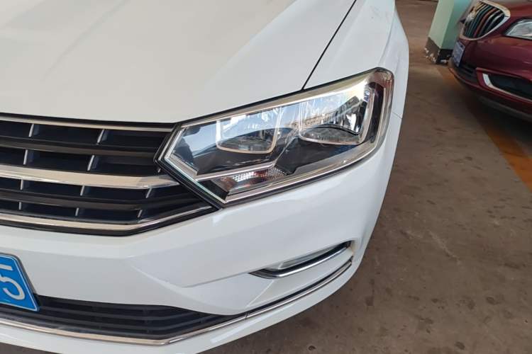 Used Volkswagen Bora 2016 1.6L Automatic Comfort Model Left Front Headlight