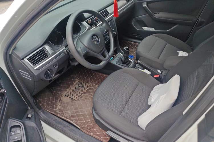 Used Volkswagen Bora 2016 1.6L Manual Fashion Edition Left Front Seat