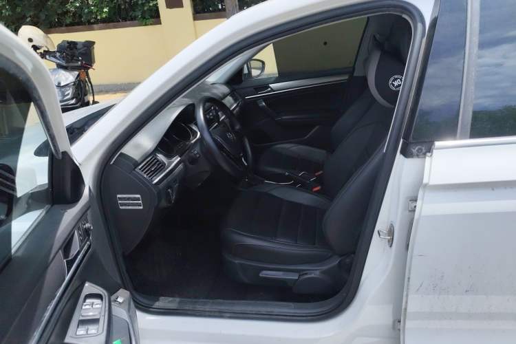 Used Volkswagen Bora 2016 1.6L Automatic Comfort Model Left Front Seat