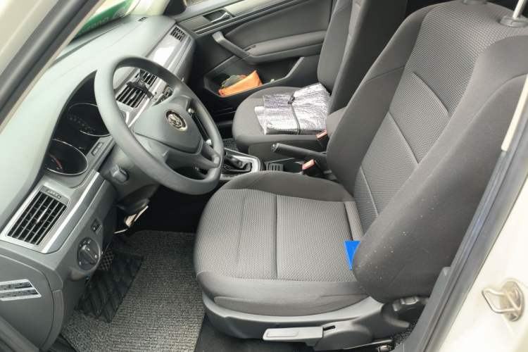 Used Volkswagen Bora 2016 1.6L Automatic Fashion Model Left Front Seat
