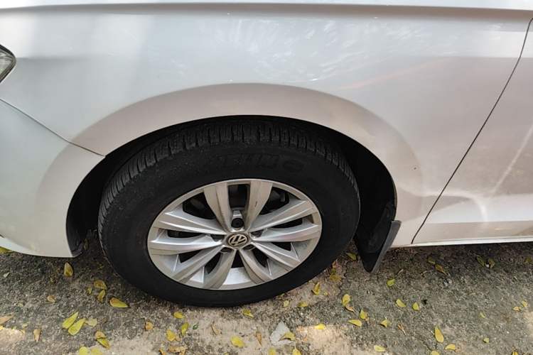 Used Volkswagen Bora 2016 1.6L Automatic Fashion Model Left Front Wheel Hub