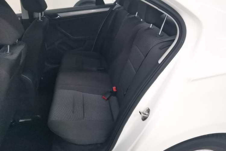 Used Volkswagen Bora 2016 1.6L Automatic Fashion Model Left Rear Seat