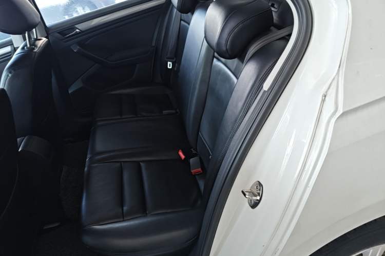 Used Volkswagen Bora 2016 1.6L Automatic Fashion Model Left Rear Seat