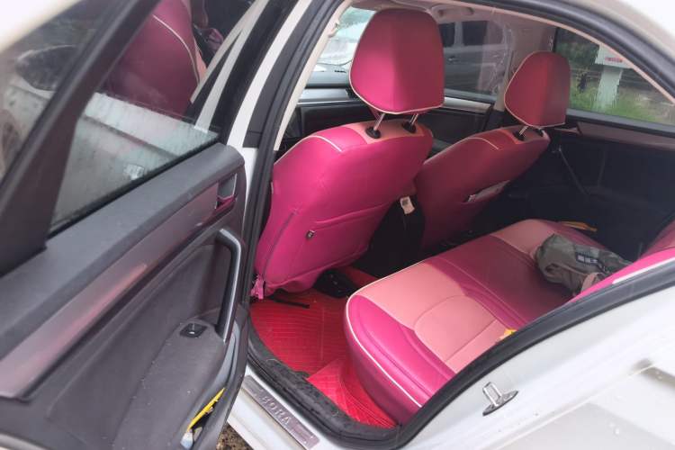 Used Volkswagen Bora 2016 1.6L Automatic Fashion Model Left Rear Seat