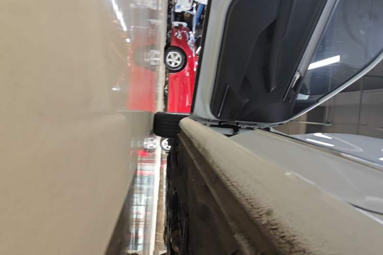 Used Volkswagen Bora 2016 1.6L Automatic Comfort Model Left Side Sill