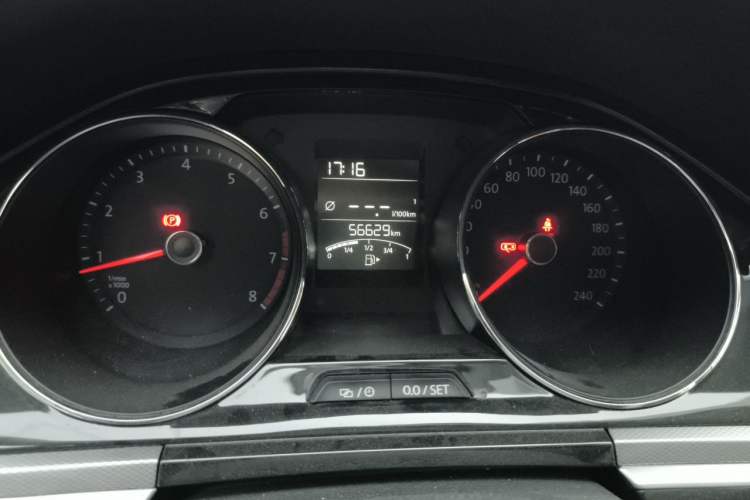 Used Volkswagen Bora 2016 1.6L Manual Comfort Model Odometer Close Up