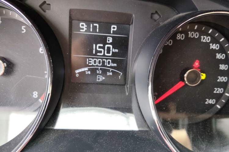 Used Volkswagen Bora 2016 1.6L Automatic Fashion Model Odometer Close Up