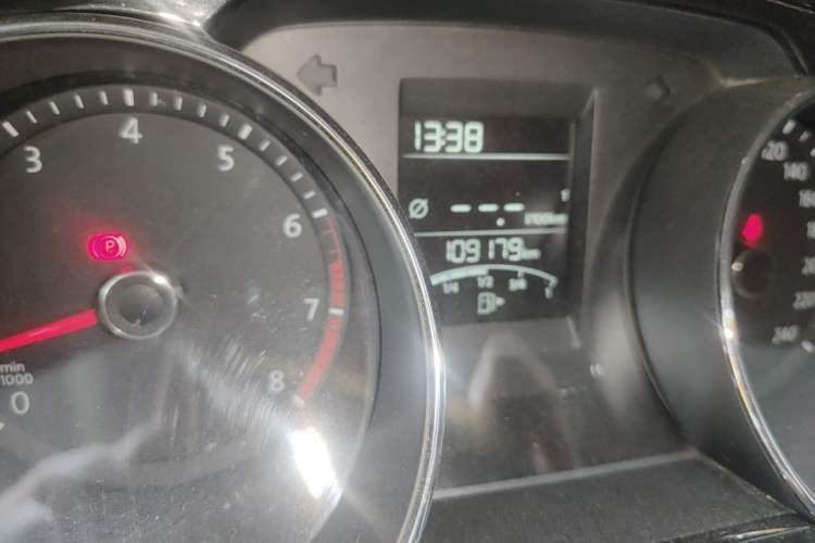 Used Volkswagen Bora 2016 1.6L Manual Comfort Model Odometer Close Up