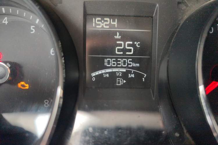 Used Volkswagen Bora 2016 1.6L Manual Comfort Model Odometer Close Up