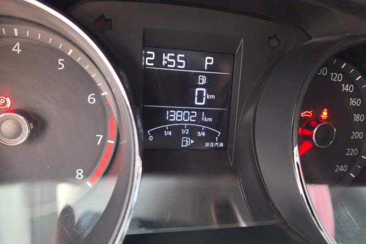 Used Volkswagen Bora 2016 1.6L Automatic Fashion Model Odometer Close Up