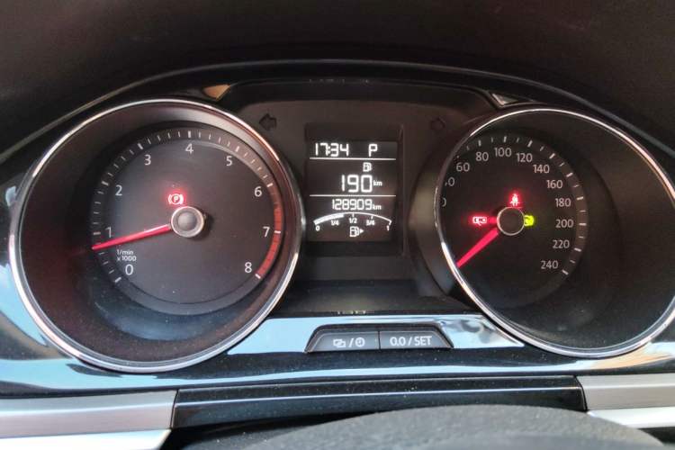 Used Volkswagen Bora 2016 1.6L Automatic Comfort Model Odometer Close Up