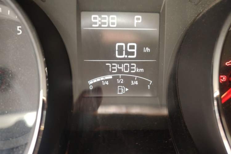 Used Volkswagen Bora 2016 1.6L Automatic Comfort Model Odometer Close Up