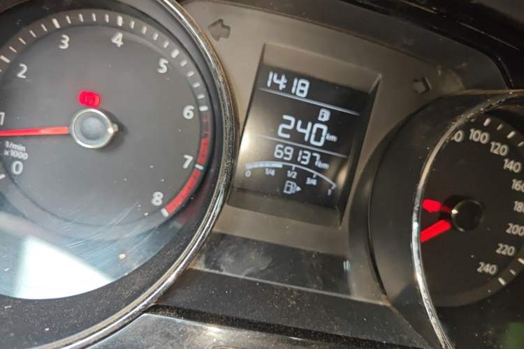 Used Volkswagen Bora 2016 1.6L Manual Comfort Model Odometer Close Up