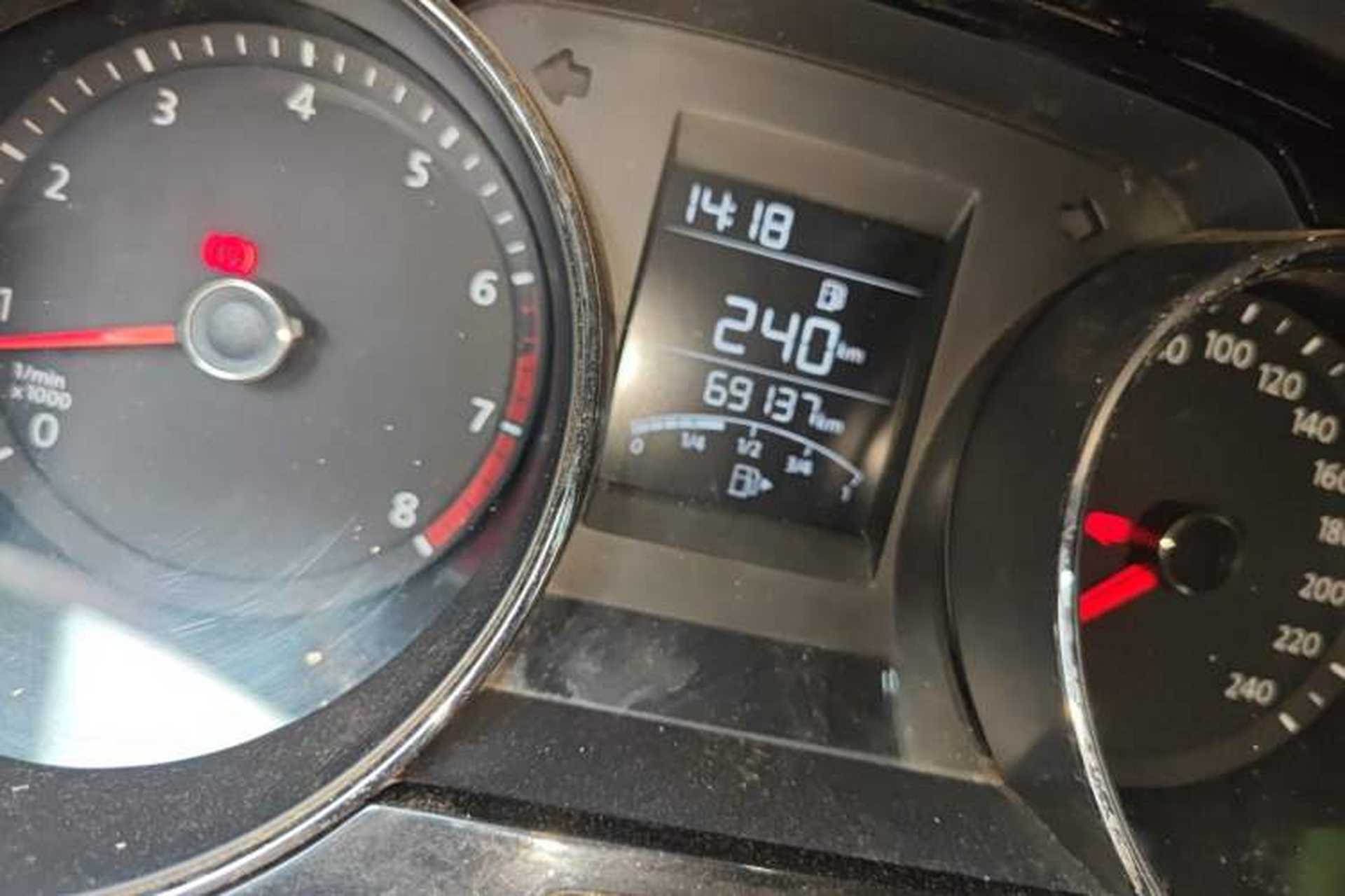Used Volkswagen Bora 2016 1.6L Manual Comfort Model Odometer Close Up