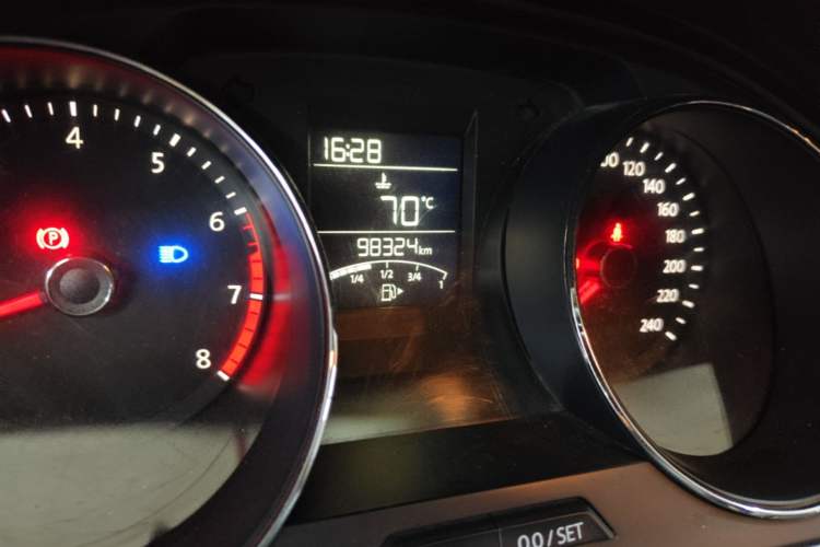 Used Volkswagen Bora 2016 1.6L Manual Fashion Edition Odometer Close Up