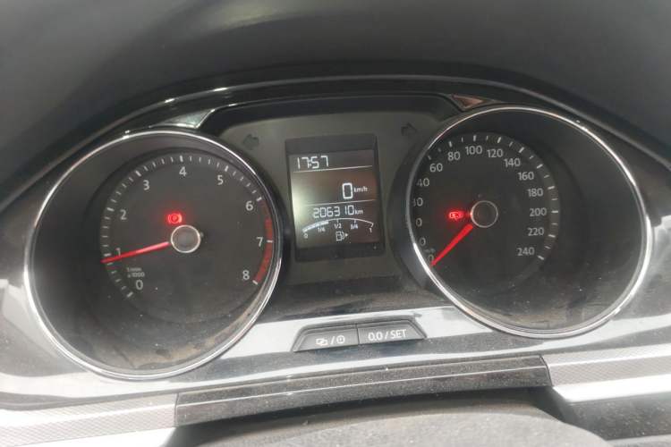 Used Volkswagen Bora 2016 1.6L Manual Comfort Model Odometer Close Up