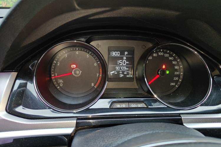 Used Volkswagen Bora 2016 1.6L Automatic Comfort Model Odometer Close Up