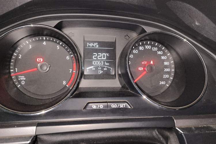 Used Volkswagen Bora 2016 1.6L Manual Fashion Edition Odometer Close Up