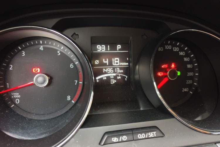 Used Volkswagen Bora 2016 1.6L Automatic Fashion Model Odometer Close Up