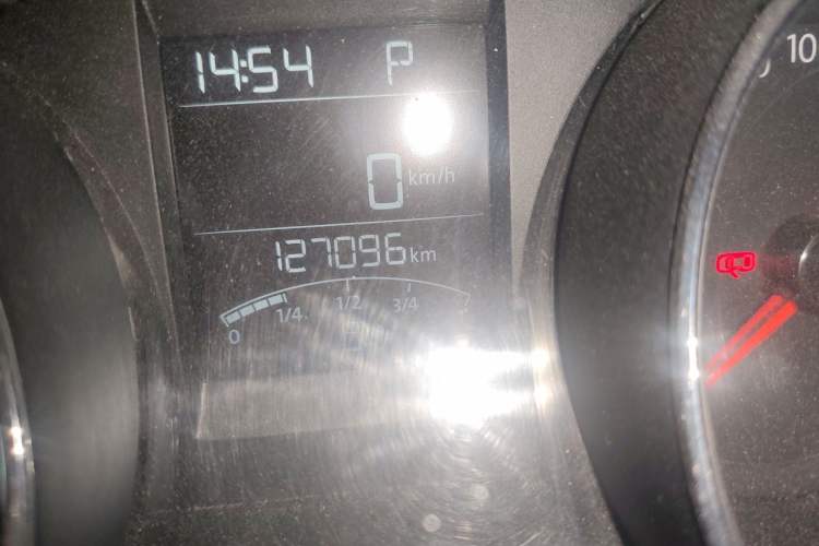 Used Volkswagen Bora 2016 1.6L Automatic Fashion Model Odometer Close Up