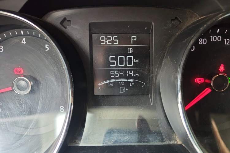 Used Volkswagen Bora 2016 1.6L Automatic Fashion Model Odometer Close Up