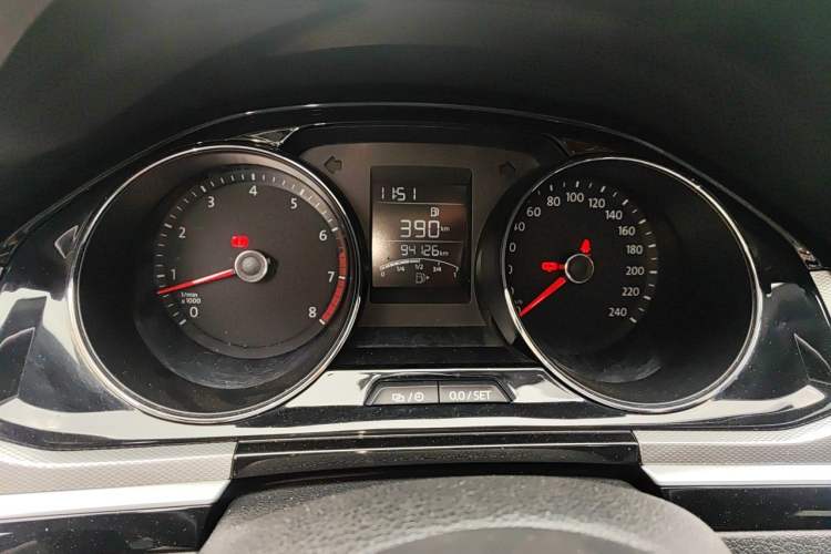 Used Volkswagen Bora 2016 1.6L Manual Comfort Model Odometer Close Up