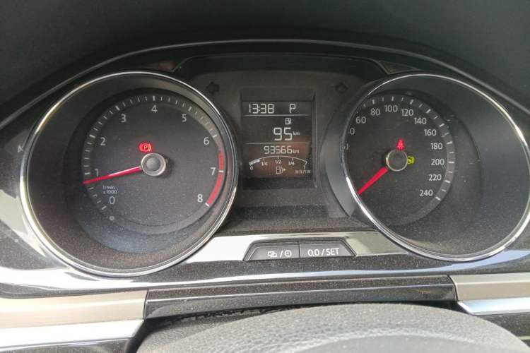Used Volkswagen Bora 2016 230TSI DSG 25th Anniversary Edition Odometer Close Up
