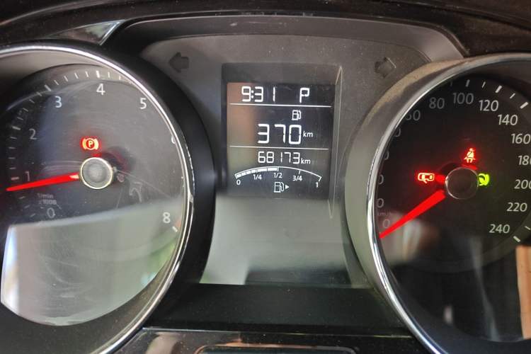 Used Volkswagen Bora 2016 1.6L Automatic Comfort Model Odometer Close Up