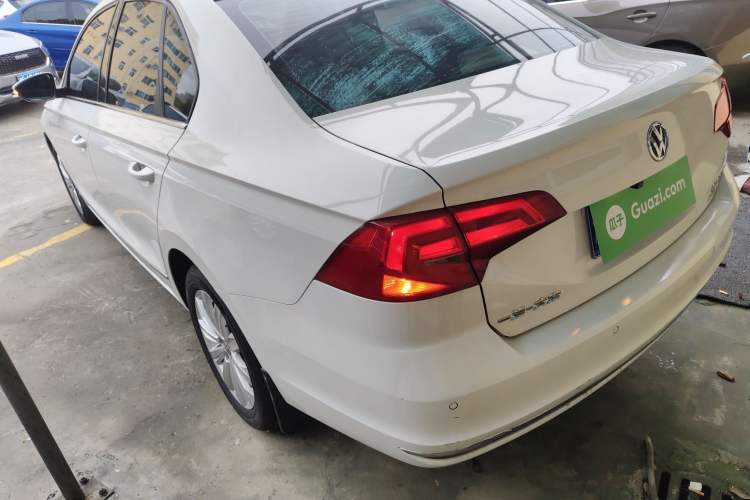 Used Volkswagen Bora 2016 230TSI Manual Comfort Version Rear Left 45 Deg