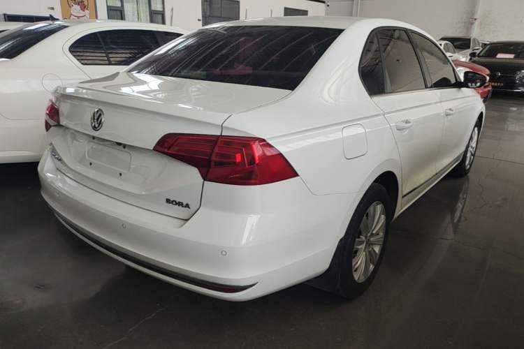 Used Volkswagen Bora 2016 1.6L Automatic Comfort Model Rear Right 45 Deg