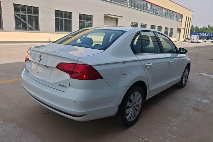 Used Volkswagen Bora 2016 1.6L Manual Comfort Model Rear Right 45 Deg