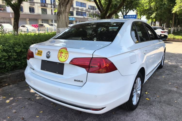 Used Volkswagen Bora 2016 1.6L Manual Comfort Model Rear Right 45 Deg