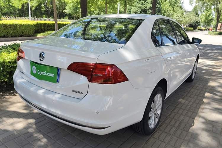 Used Volkswagen Bora 2016 1.6L Manual Comfort Model Rear Right 45 Deg
