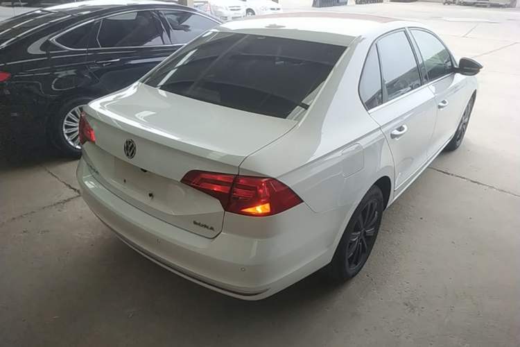 Used Volkswagen Bora 2016 1.6L Automatic Comfort Model Rear Right 45 Deg