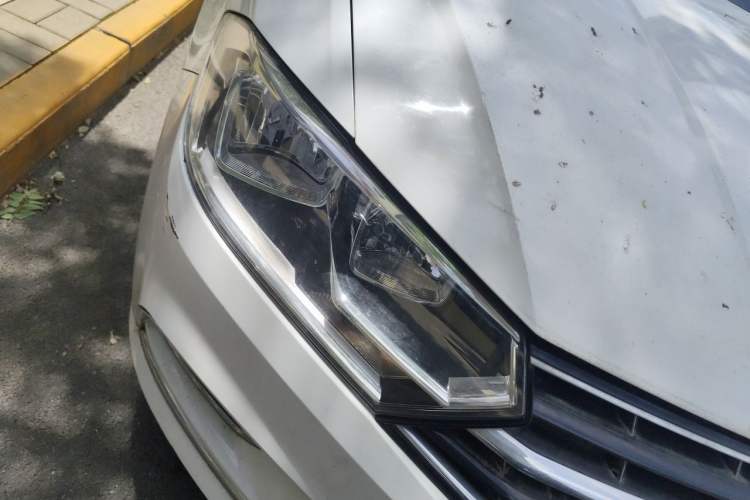 Used Volkswagen Bora 2016 1.6L Automatic Comfort Model Right Front Headlight