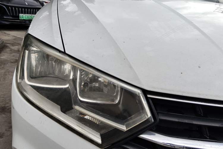 Used Volkswagen Bora 2016 1.6L Automatic Fashion Model Right Front Headlight