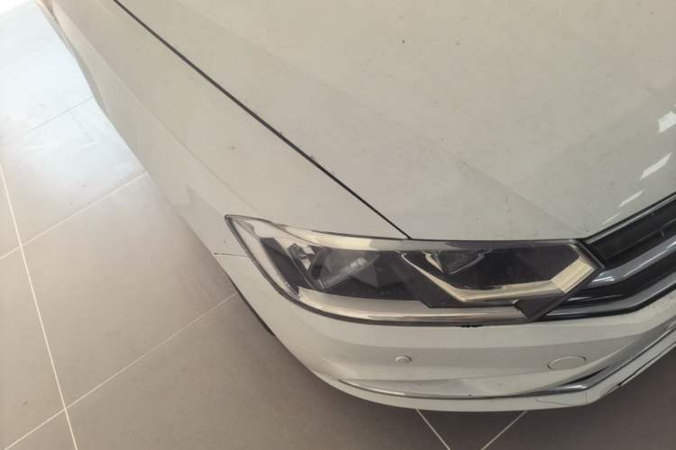 Used Volkswagen Bora 2016 1.6L Manual Comfort Model Right Front Headlight