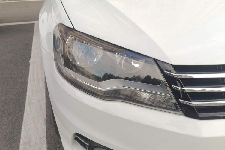Used Volkswagen Bora 2016 1.6L Manual Fashion Edition Right Front Headlight