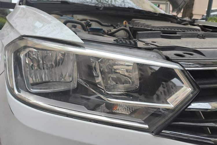 Used Volkswagen Bora 2016 1.6L Automatic Comfort Model Right Front Headlight