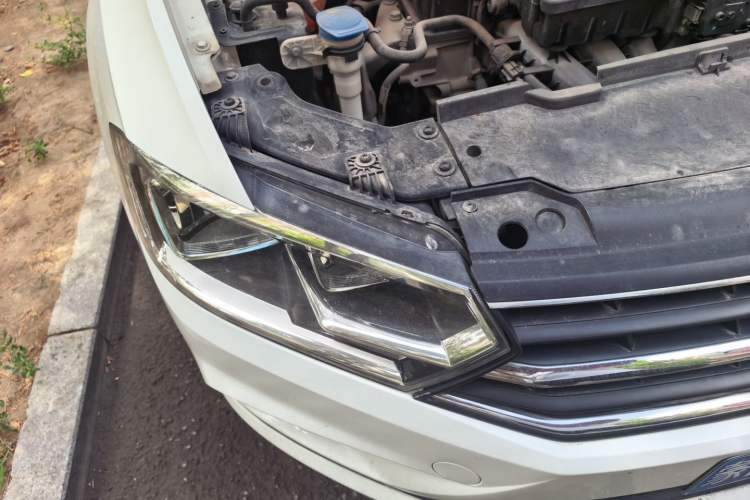 Used Volkswagen Bora 2016 1.6L Manual Fashion Edition Right Front Headlight