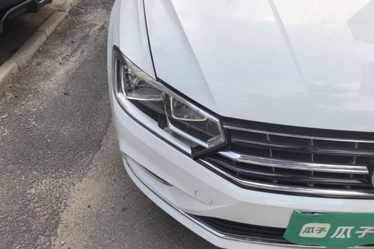 Used Volkswagen Bora 2016 1.6L Manual Comfort Model Right Front Headlight